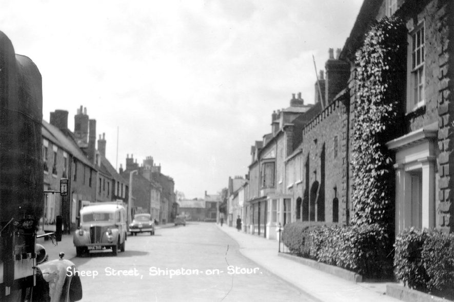 Sheep Street, Shipston on Stour.  1950s |  IMAGE LOCATION: (Warwickshire County Record Office)