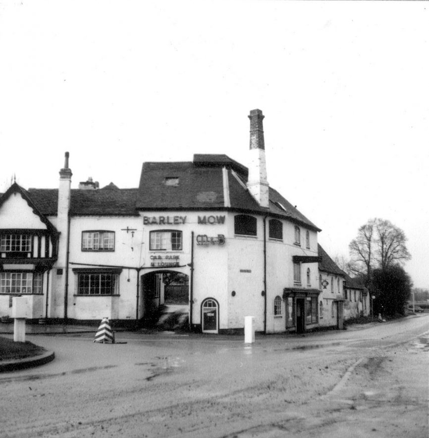 The Barley Mow Inn, Studley.  1960's |  IMAGE LOCATION: (Warwickshire County Record Office)