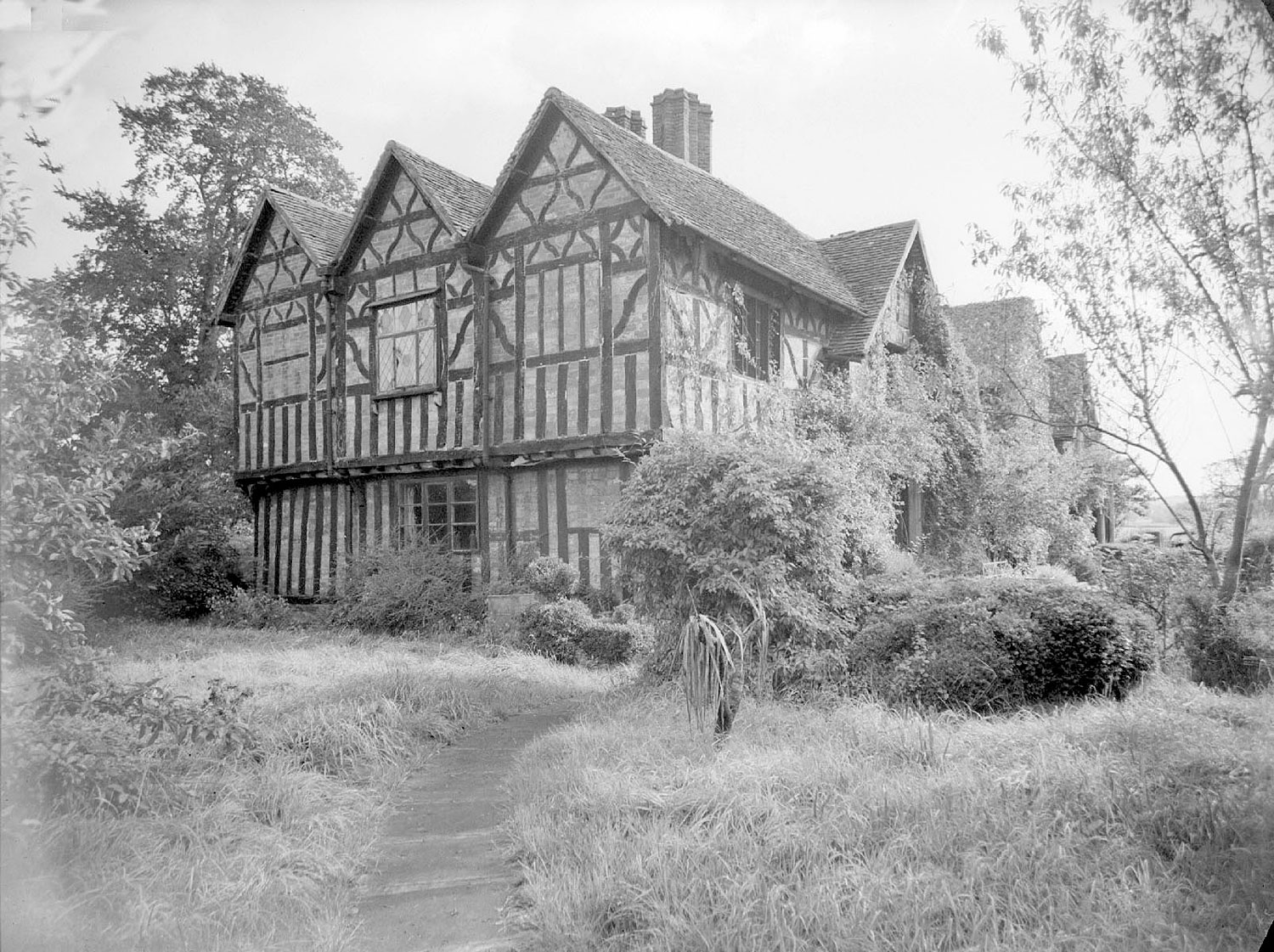 Studley. The Old Castle Our Warwickshire
