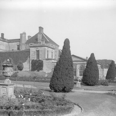 Rear of Stoneleigh Abbey house and part of the garden.  1950s |  IMAGE LOCATION: (Warwickshire County Record Office)