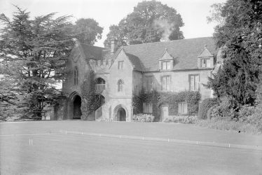 Stoneleigh.  Stoneleigh Abbey, old gatehouse