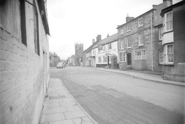 Shipston on Stour.  Church and brewery