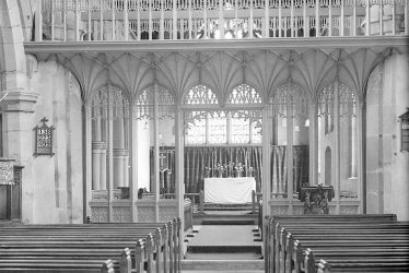 Southam.  St James church interior