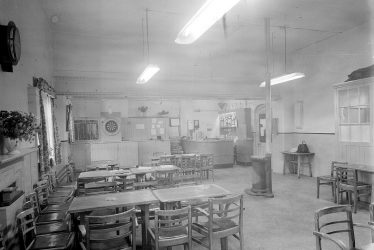 Stoneleigh.  Stoneleigh Club, interior