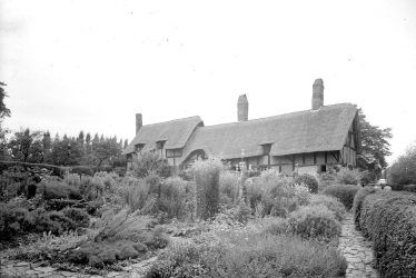 Shottery.  Anne Hathaway's Cottage