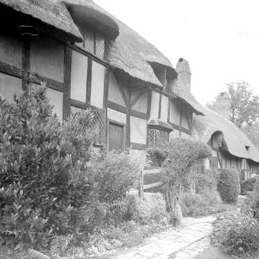 Shottery.  Anne Hathaway's Cottage