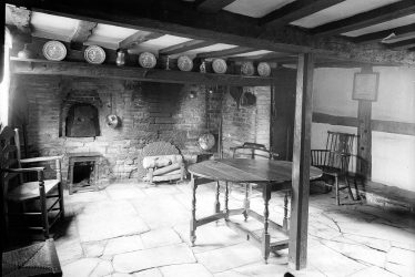 Shottery.  Anne Hathaway's Cottage, main room
