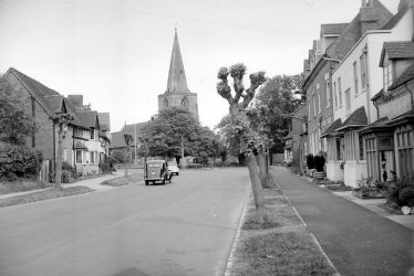 Tanworth in Arden.  Village street