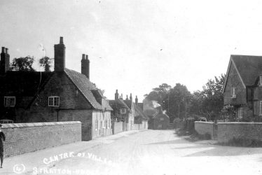 Stretton under Fosse.  Village centre