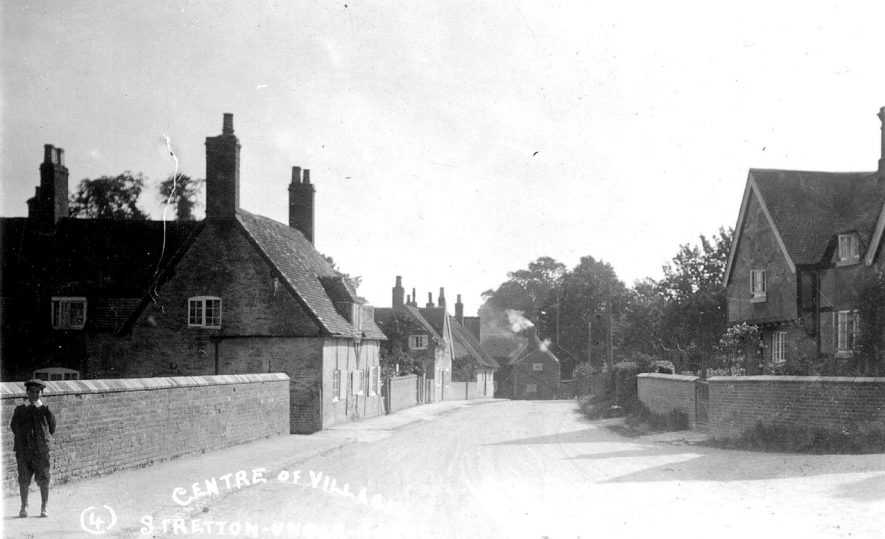 Centre of the village of Stretton under Fosse.  1900s |  IMAGE LOCATION: (Warwickshire County Record Office)