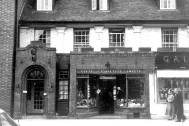 Stratford upon Avon.  Street scene