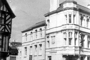 Stratford upon Avon.  Lloyd's Bank, Bridge Street