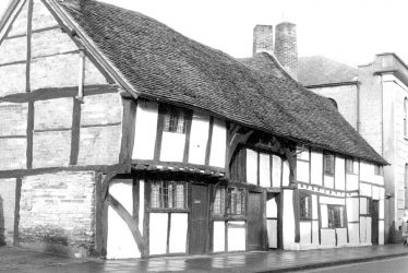 Stratford upon Avon.  2 Masons Court, Rother Street