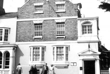 Stratford upon Avon.  Mulberry Tree, Bridge Street