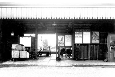 Stratford upon Avon.  Railway Station