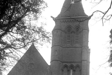 Winderton.  Saint Peter & Paul Church