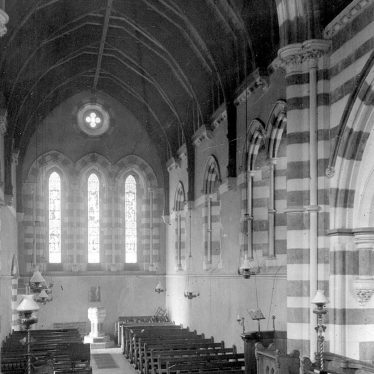Winderton.  Saint Peter & Paul Church interior