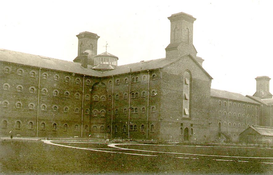 Exterior view of Warwick Prison, Cape Road.  1910 |  IMAGE LOCATION: (Warwickshire County Record Office)
