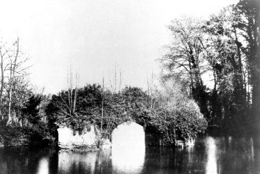 Warwick.  Medieval bridge over the River Avon