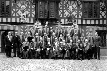 Warwick.  Mayor & Town Council