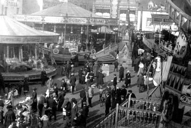 Warwick.  Market Place, Mop fair