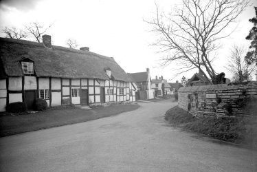 Welford on Avon.  Church View Cottage