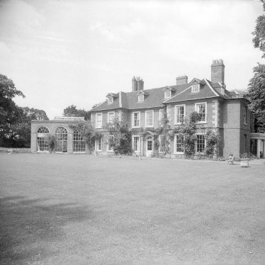 Wellesbourne.  Wellesbourne Hall, rear and lawns