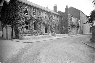 Warwick.  Wharf Street, Nelson Dale, adjoining building