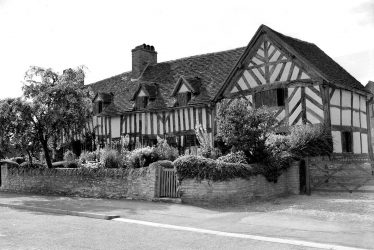 Wilmcote.  Mary Arden's Cottage,  exterior