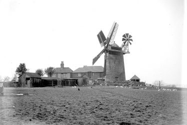 Nuneaton.  Tuttle Hill windmill
