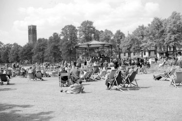 Leamington Spa.  Band in Pump Room gardens