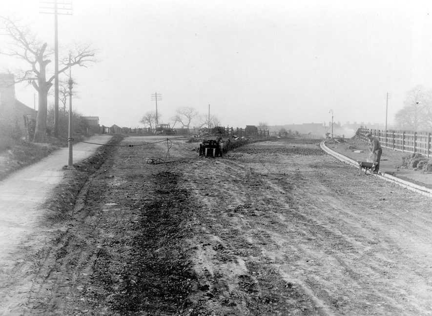 Road works at Ansley.  1925 | IMAGE LOCATION: (Nuneaton Library)