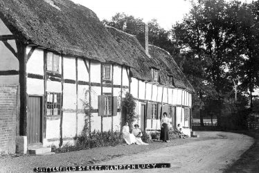 Hampton Lucy.  Snitterfield Street