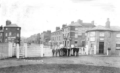 The Common Gate entrance to Warwick Racecourse | Warwickshire County Council