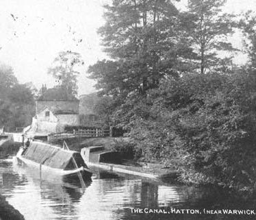 A view of the canal,  lock and cottage at Hatton, near Warwick | Warwickshire County Council