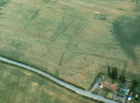 Cropmarks revealing the site of a settlement, Hampton Lucy | Warwickshire County Council