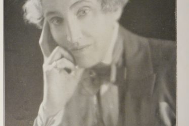 Gwen Lally. Gender and the Warwick Pageant of 1930