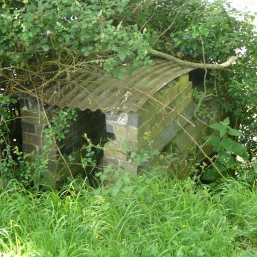 Water wheel located between the 1st and 2nd of the 3 fishpools at Newnham Hall. Water wheel located between the 1st and 2nd of the 3 fishpools at Newnham Hall. It appears to be relatively recent and resembles a turbine. Perhaps it was part of an early 20th century electricity generating system? | Image courtesy of William Arnold