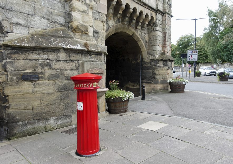 Victorian Pillar Box to E of Westgate Our Warwickshire