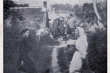Brailes, Upper. Miss Amy Spicer and Mrs Alice Bloxham (nee Hall)