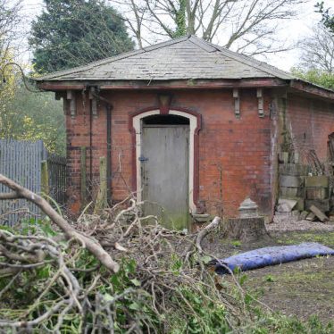 Former waiting room of Abbey Station, Nuneaton- now in private garden. 2018. | Image courtesy of Nuneaton Memories