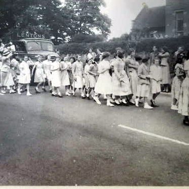 Chilvers Coton. Sunday school outing. | Image courtesy of Judith Barber / Nuneaton Memories