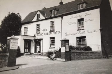 Warwick. Old Bowling Green Hotel