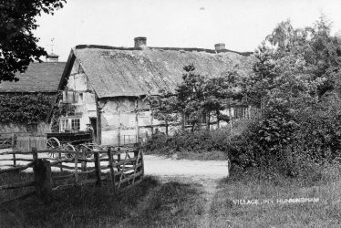 Hunningham.  Red Lion