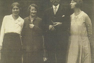 Ladbroke.  Family Group