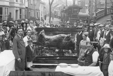 Stratford upon Avon.  Mop, Ox Roasting