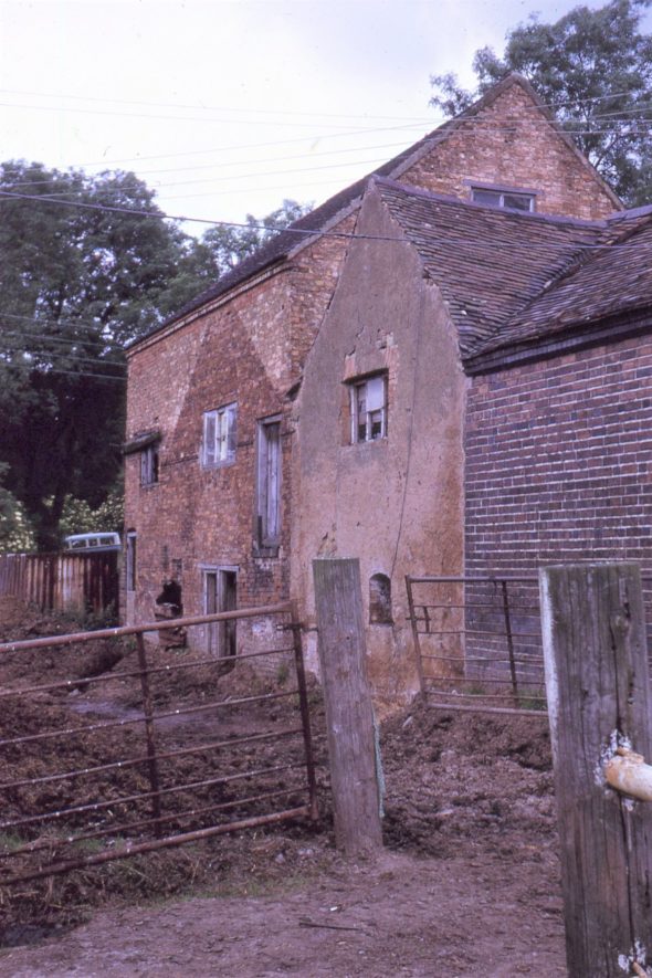 Arbury. Arbury Mill. Downstream wall of mill adjoining stockyard, July 1971 | Image courtesy of Tim Booth