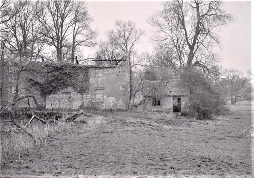 Southam. Stoneythorpe Mill, February 1971. The upstream front of the mill with the detached bakery to the side. | Image courtesy of June Booth