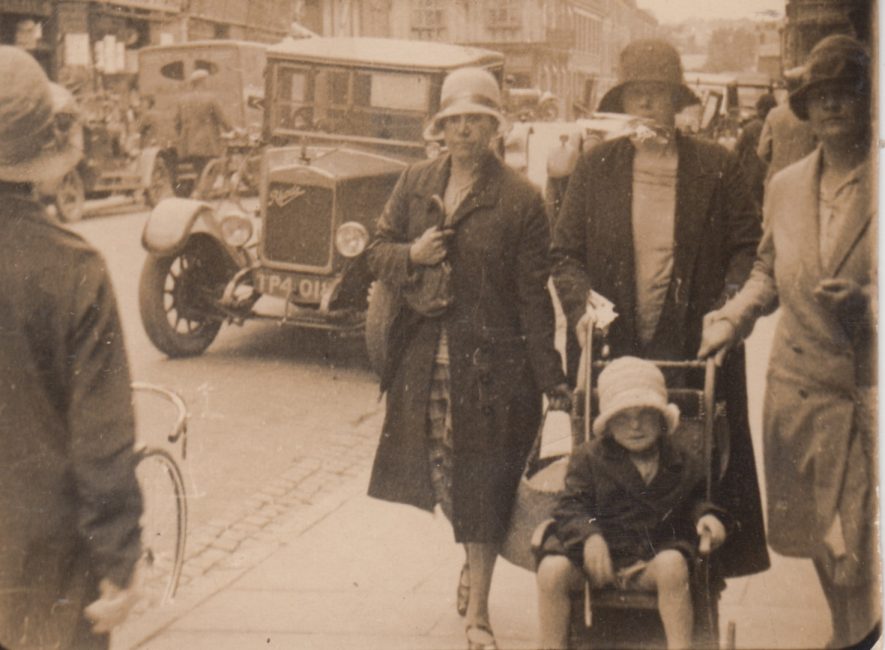 Stratford-upon-Avon. High Street. The car was a Rhode, which was a British car made from 1921 to 1930. Mead and Deakin Ltd had started in business making cycle and motor cycle components in Tyseley, Birmingham. | Image courtesy of Derek Bull