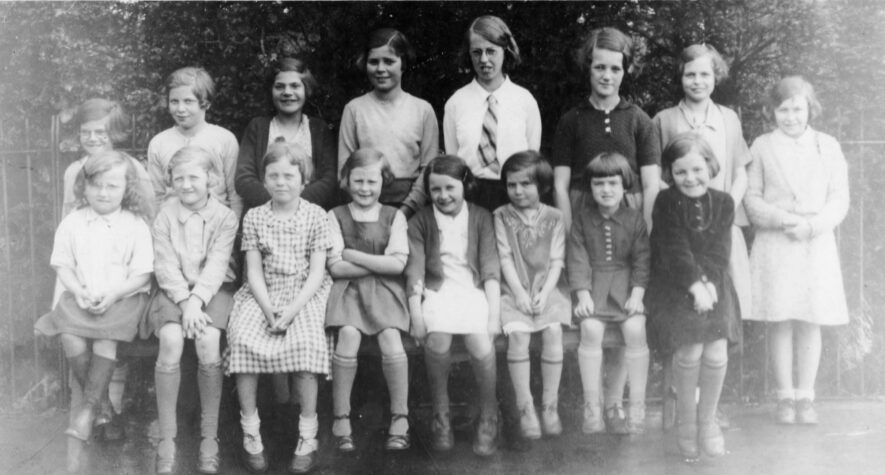 Clifford Chambers School 1935. Back Row 4th from left: Emily Sivyour, Front Row 3rd from left: Frances Sivyour from Pepperbox Cottage. | Image courtesy of Derek Bull